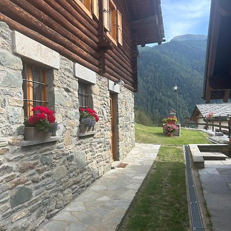 Monolocale Di Montagna Guest House Gressan Exterior foto